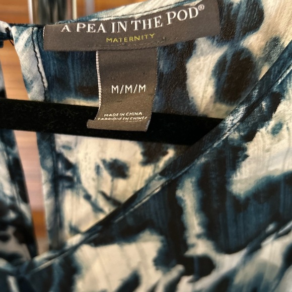 A pea in a pod maternity blouse size medium EUC - Picture 2 of 4